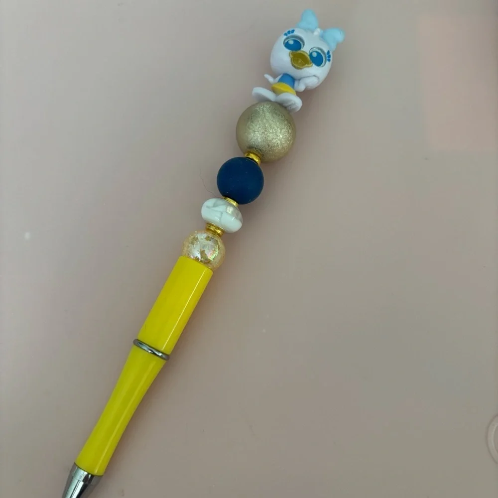 Disney Doorables: Mickey Mouse & Friends: Space Daisy Duck handmade pen